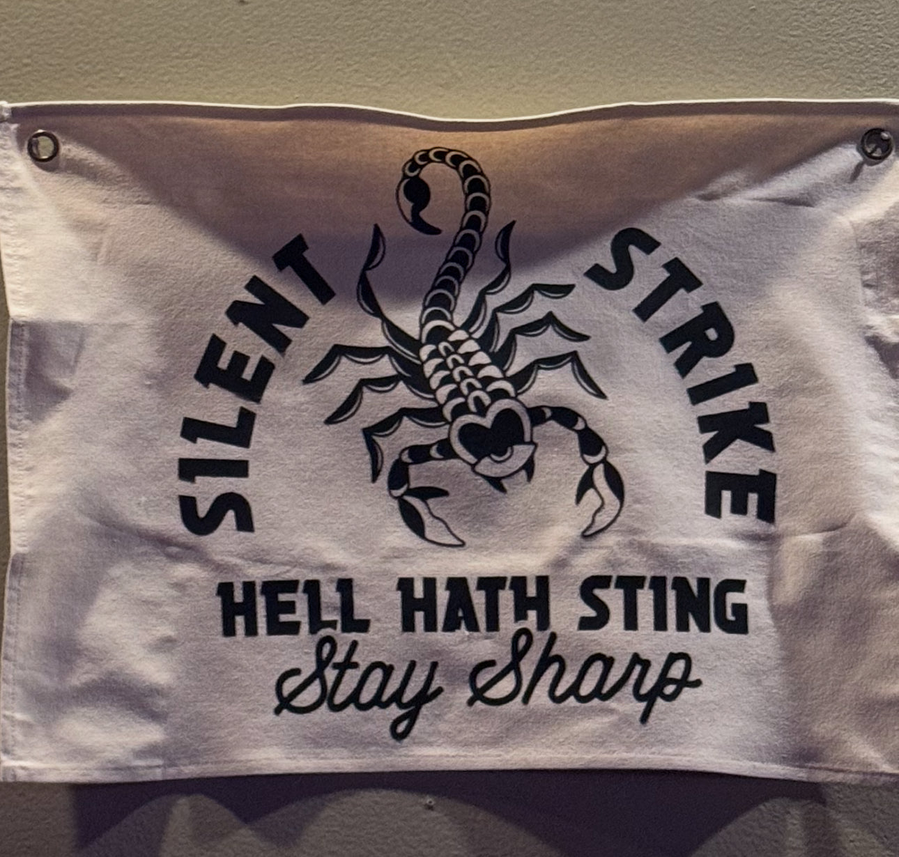 XL Canvas Banner “Silent Strike”